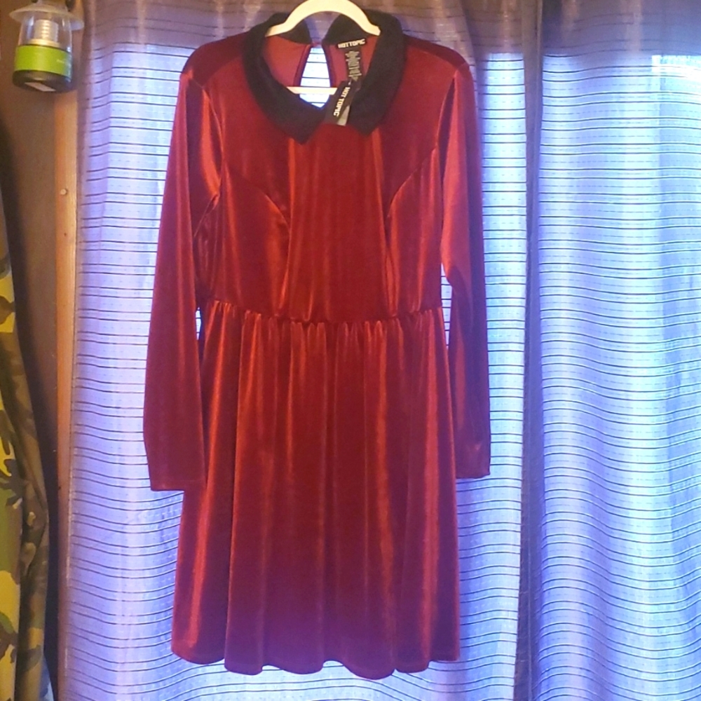 Hot topic velvet school girl dress. NWT. SIZE 0X